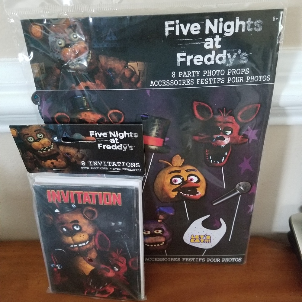 Friday Night at Freddy's Invitations Party Mask
